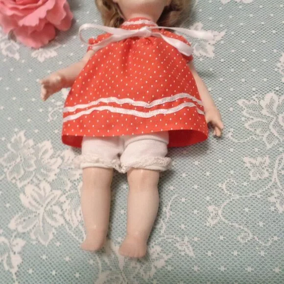 RETRO MODERN MADE SHIRLEY TEMPLE DOLL